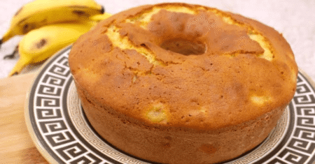 Receita de Bolo de Banana Simples | Fácil, Fofinha e Deliciosa